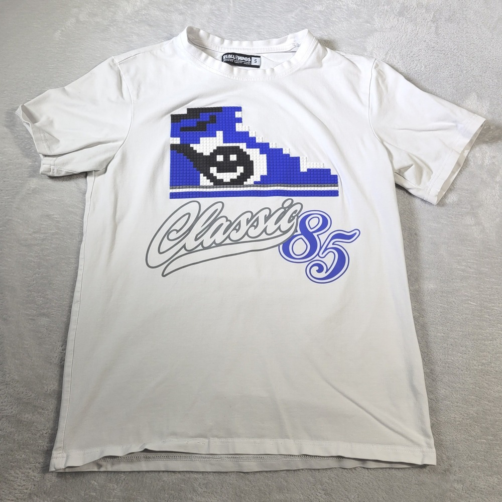 Rebel Minds T-Shirt Mens Small White Pixel Sneaker Classic 85 3D Graphic Tee